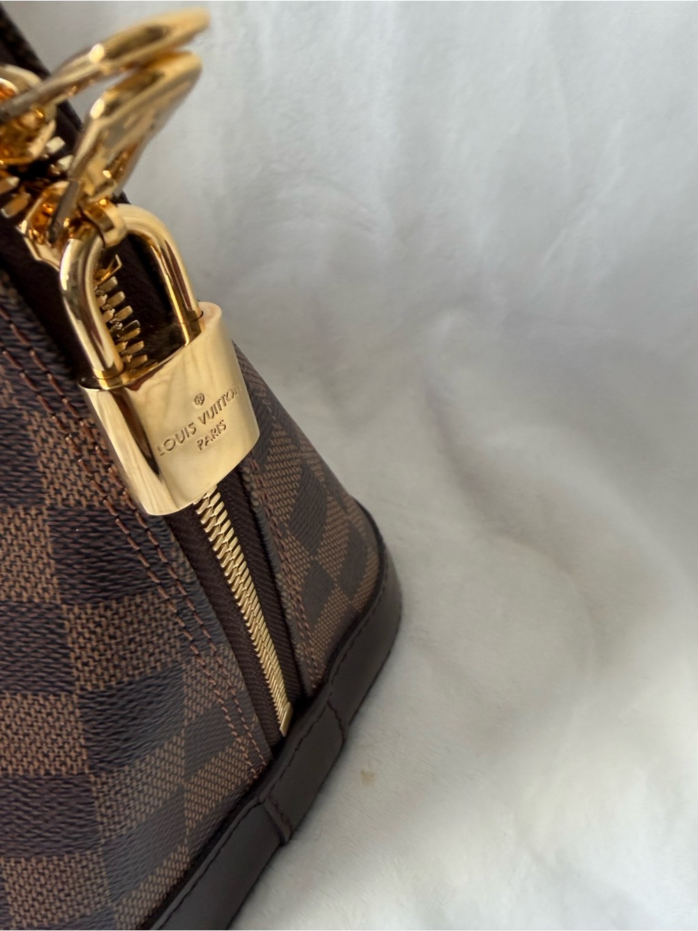 Louis Vuitton Alma PM in Damier Ebene - Picture 8 of 15